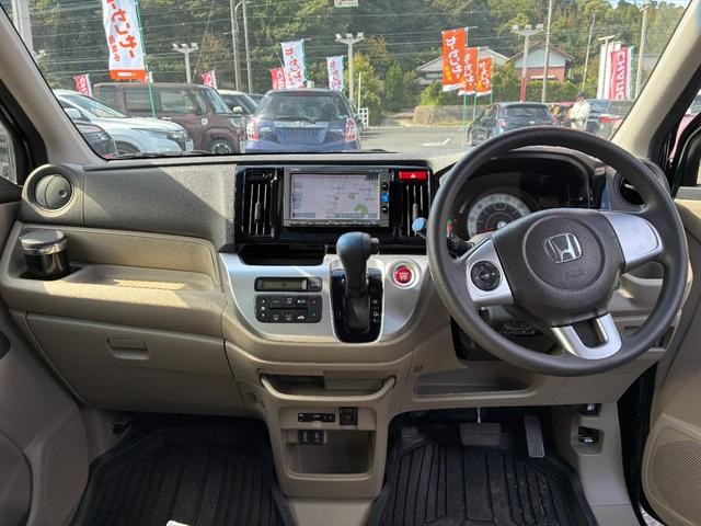 0560653A30261016W00403.jpg
