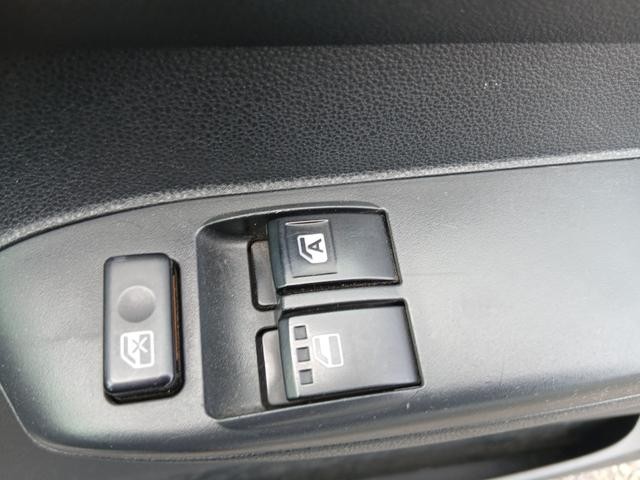 0404229A30260922W00114.jpg