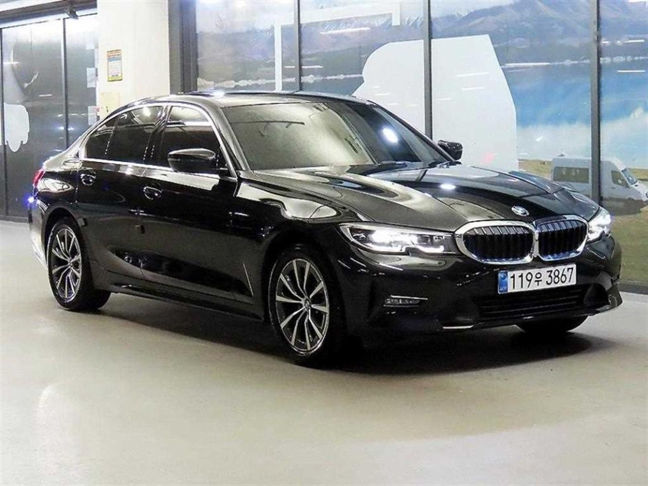 2024 BMW 3, photo 1 of 1