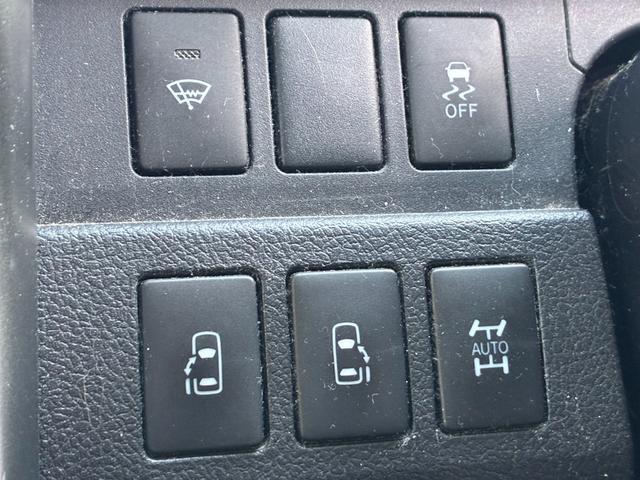 0303823A30260420W00116.jpg