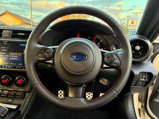 0404372A30260922W00117.jpg