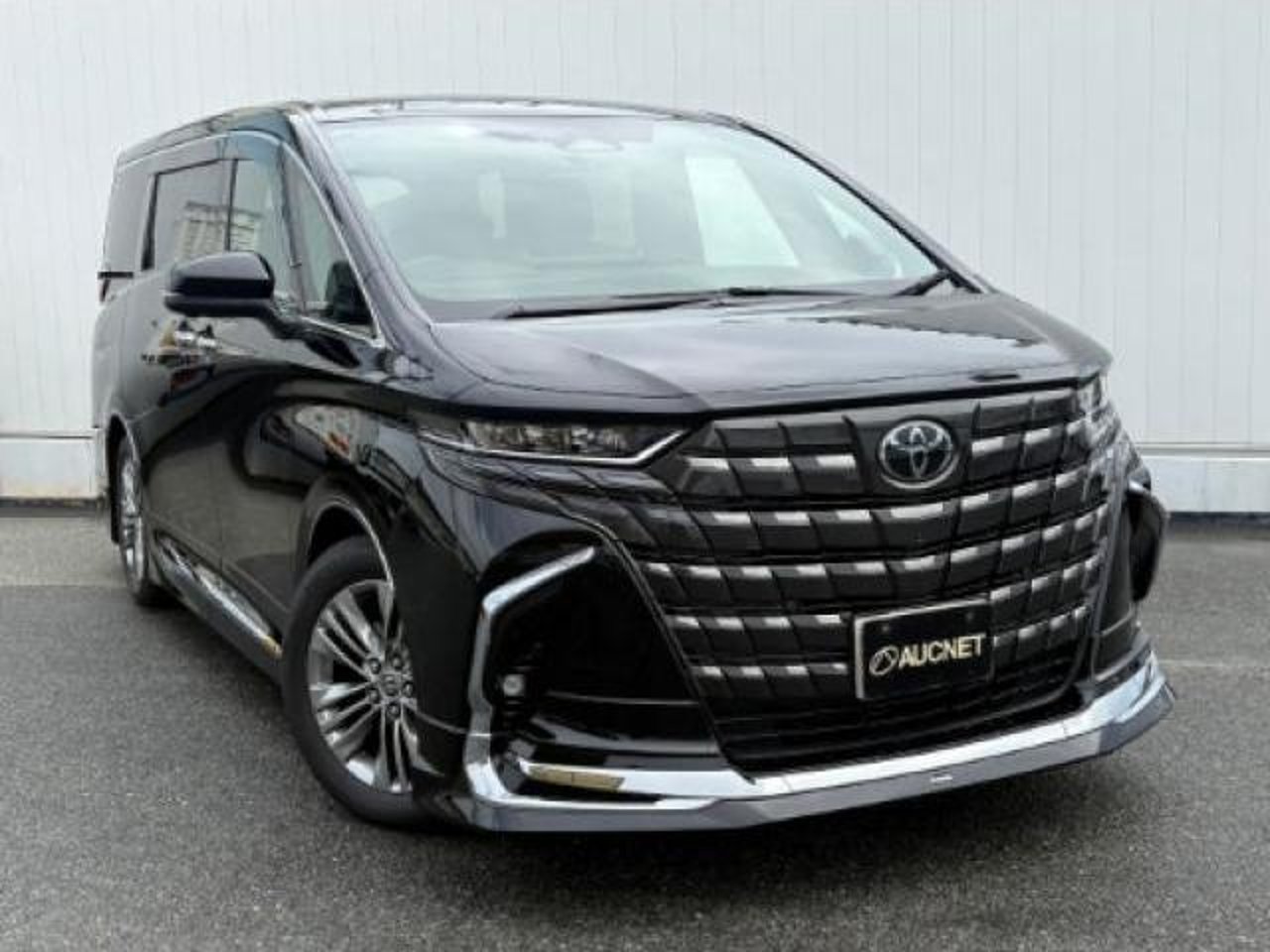 2025 Toyota Alphard, photo 1 of 1
