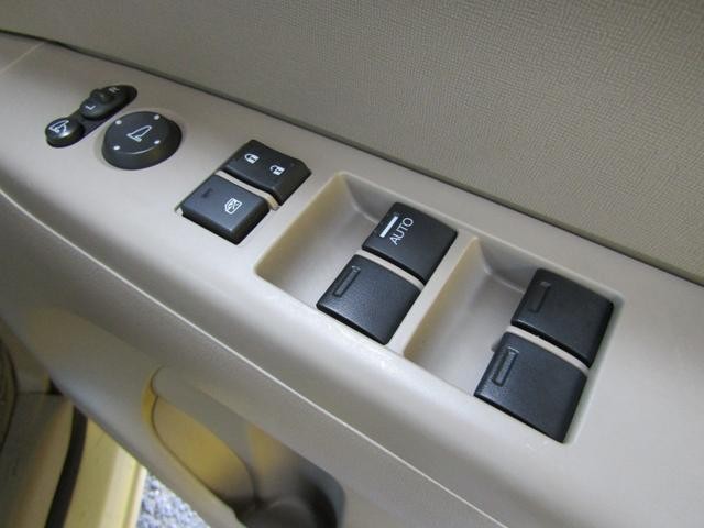 0403558A30260812W00617.jpg