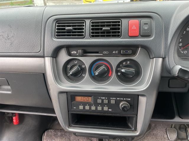 0508493A30260901W00116.jpg