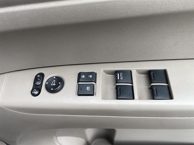 0508493A30260901W00316.jpg