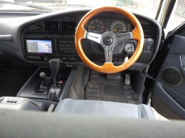 25378794_carP_l_13.jpg
