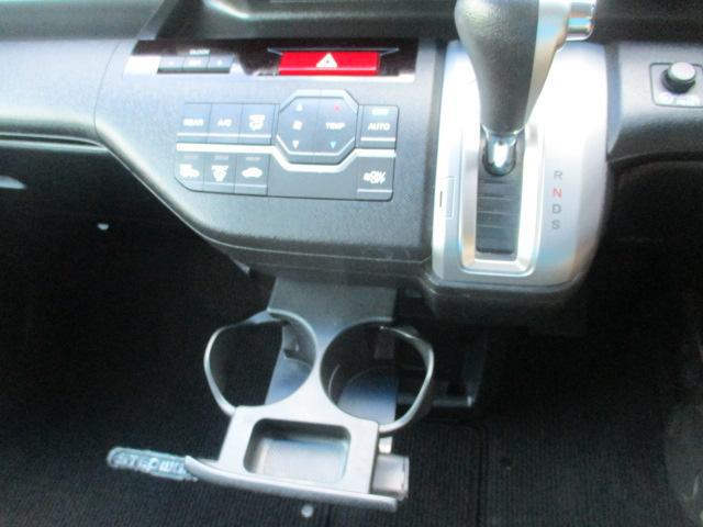 0501672A30260612W00119.jpg
