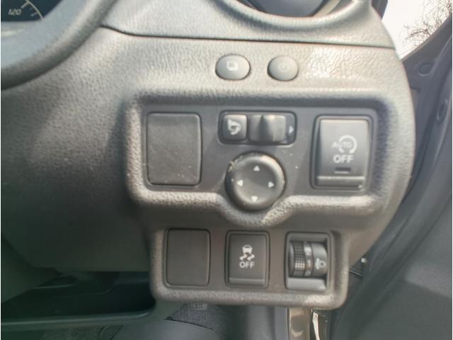 0704385A30260404W00318.jpg