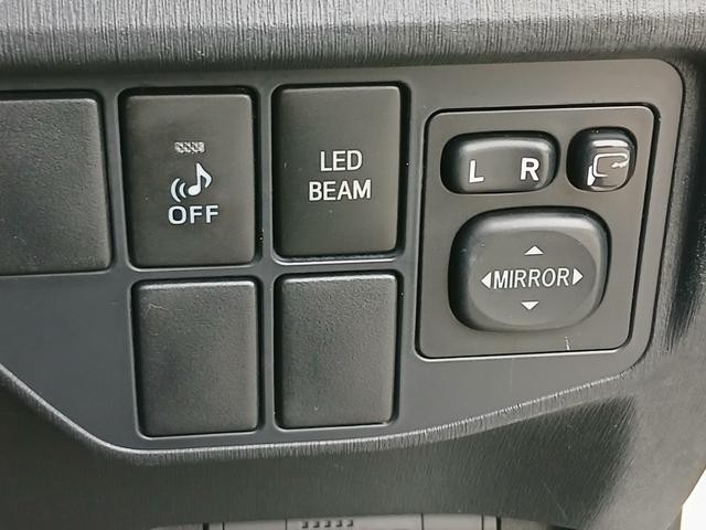0404311A30261003W00207.jpg