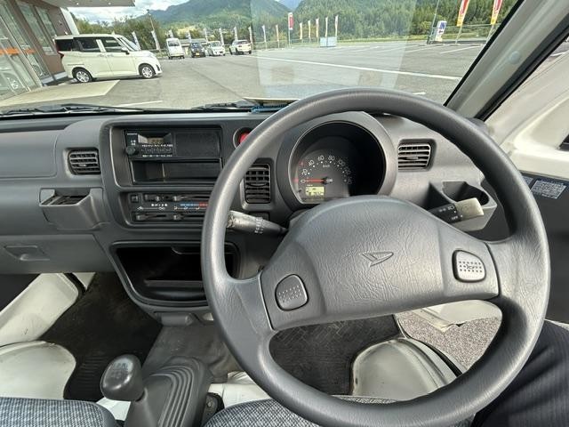 0208323A30261017W00316.jpg