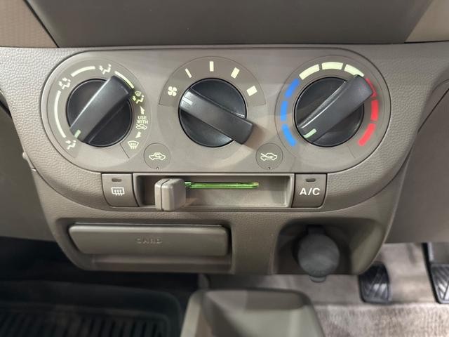 0508703A30260901W00204.jpg