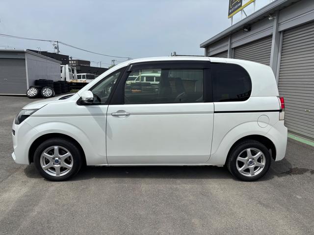 25242260_carP_l_1.jpg