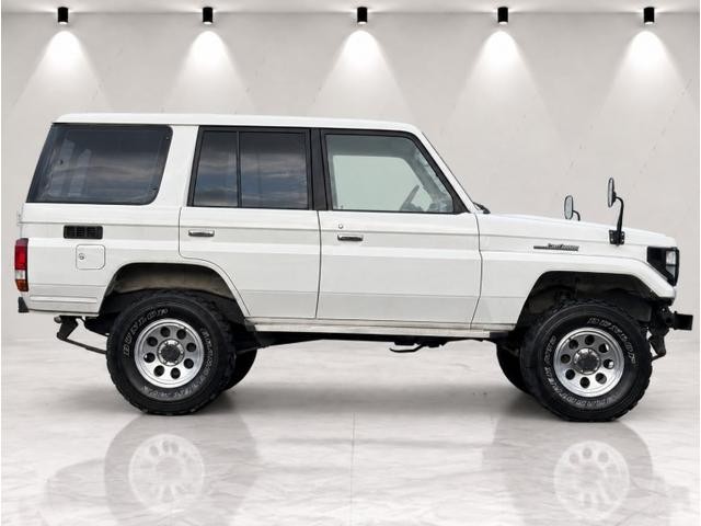 0805253A30260923W00202.jpg