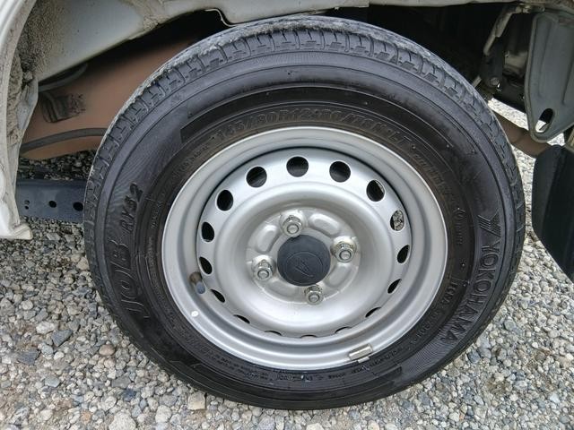 0508995A30260901W00116.jpg