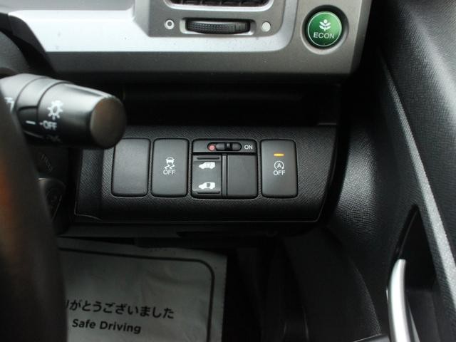 0520029A30261017W00811.jpg