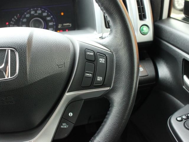0520029A30261017W00813.jpg