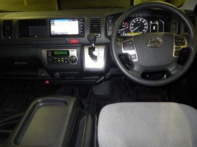 26497424_carP_l_4.jpg