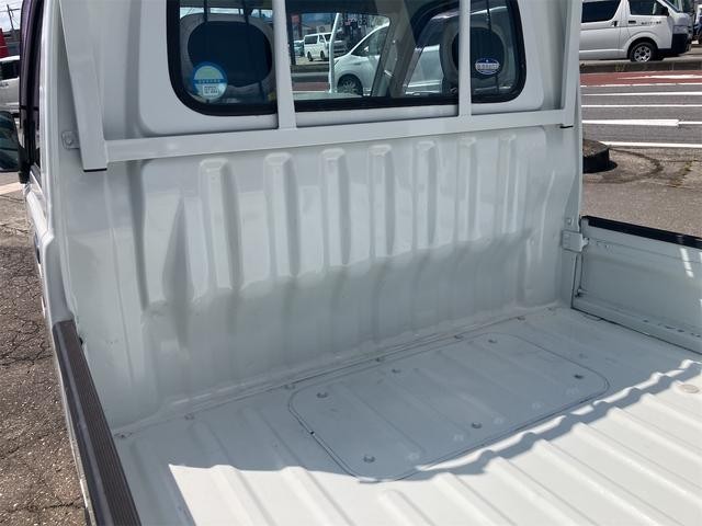 0904075A30260903W00209.jpg