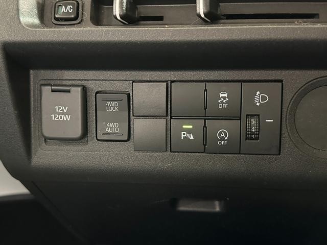 0509824A30261016W00501.jpg