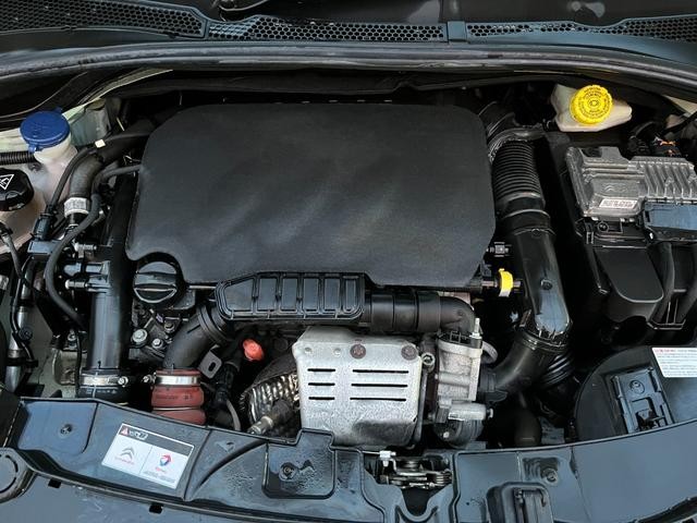 9900146A30261020W00117.jpg