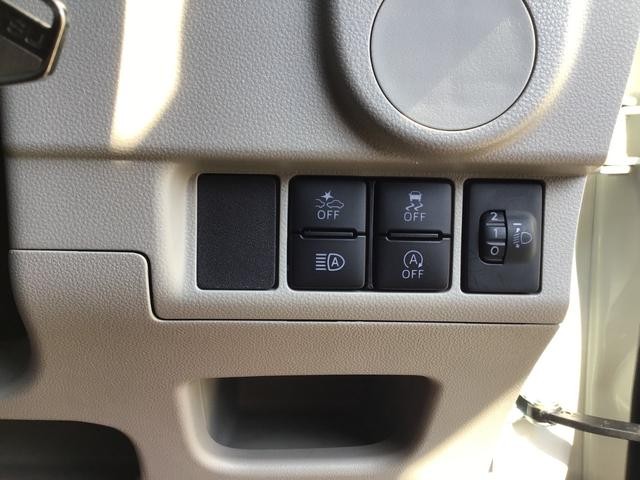 0803172A30260825W00212.jpg
