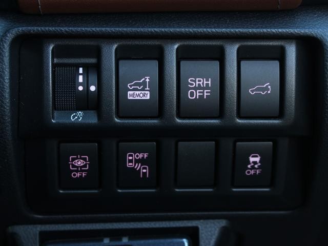 0300150A30261023W00219.jpg