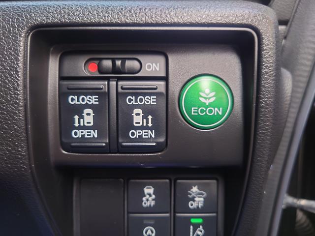 0803383A30260508W00107.jpg