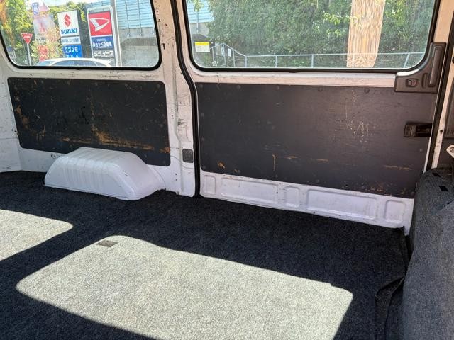 0707796A30261003W00119.jpg