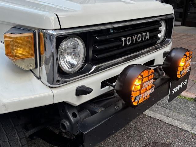 0801987A30260504W00110.jpg