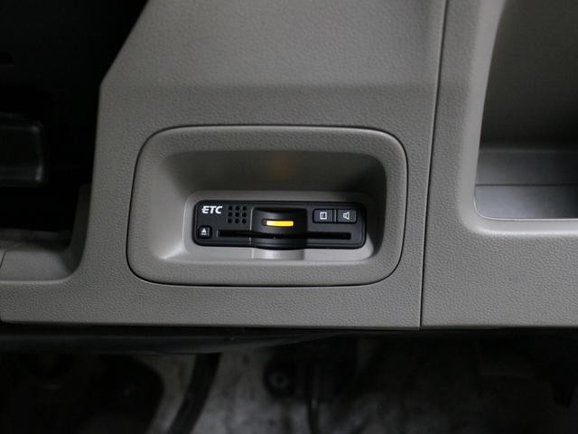 0520655A30261027W00114.jpg
