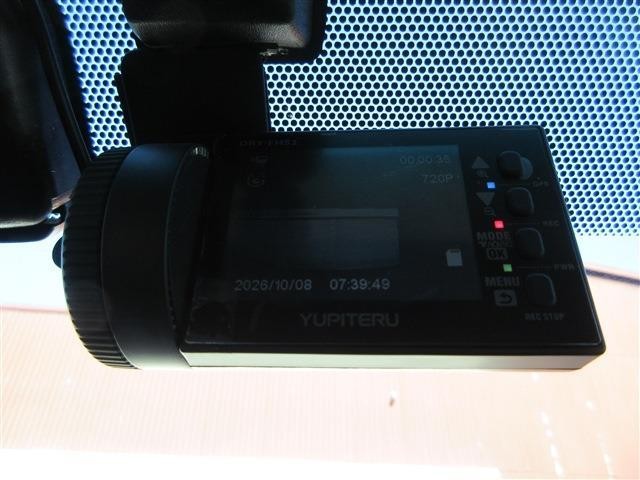 26968925_carP_l_8.jpg