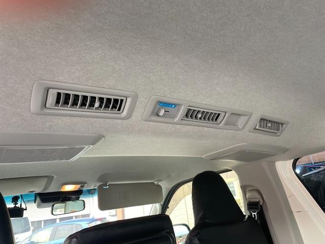 0903444A30261020W00104.jpg