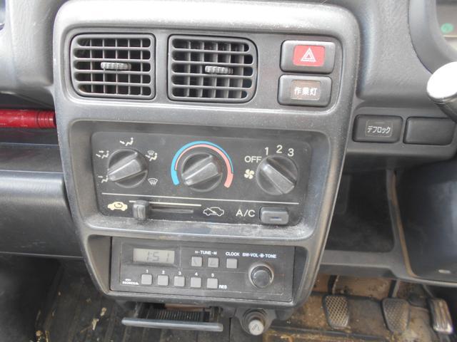 0205219A30260509W00111.jpg