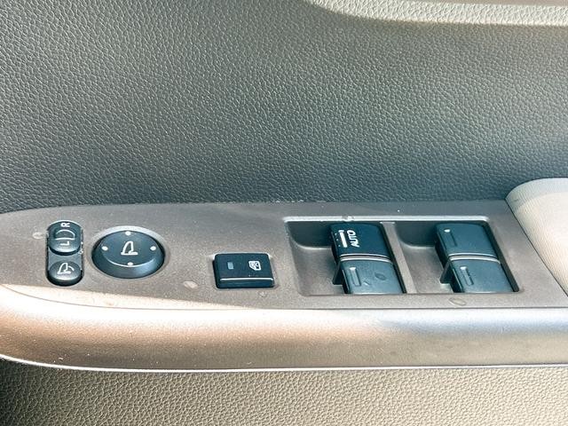 0803124A30260526W00311.jpg