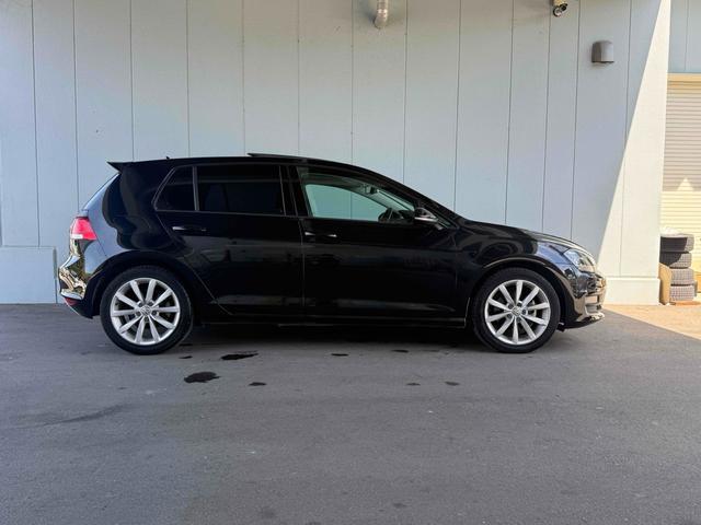0171033A30260512W00113.jpg