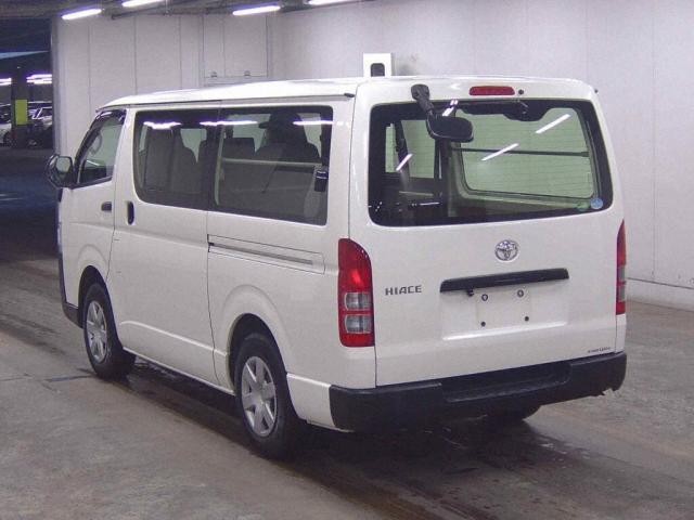 26424981_carP_l_3.jpg