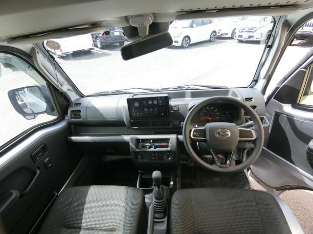 1001682A30260913W00202.jpg