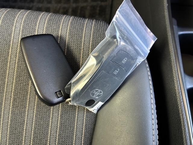 1010624A30261003W00118.jpg