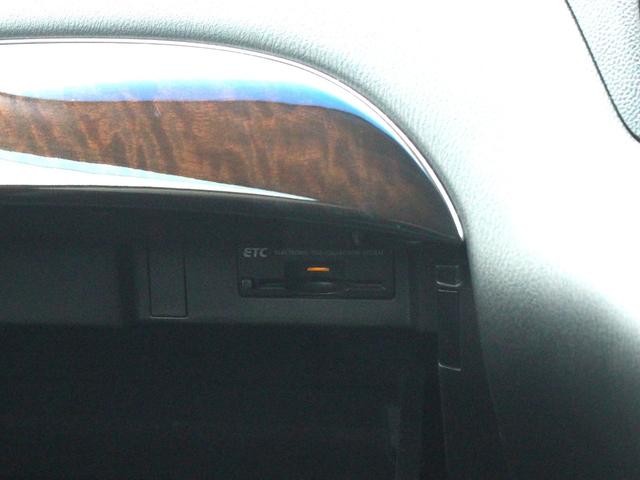 0520029A30260901W00217.jpg