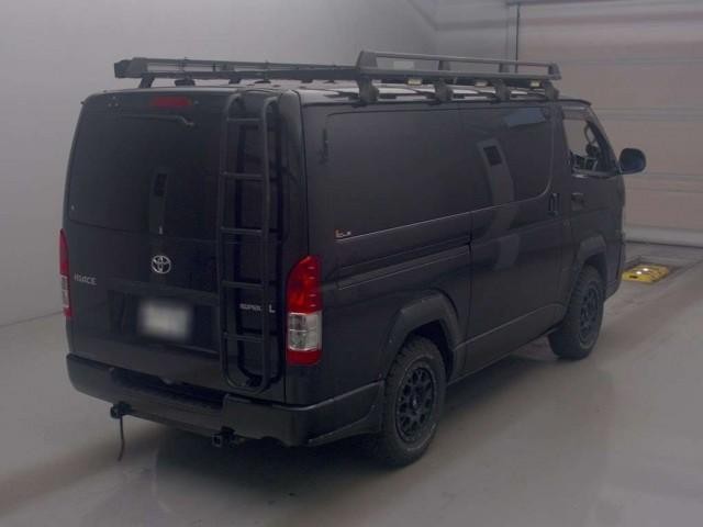 26189441_carP_l_3.jpg
