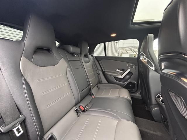 8121e5572d03e74324f9beaa9088c636.jpg