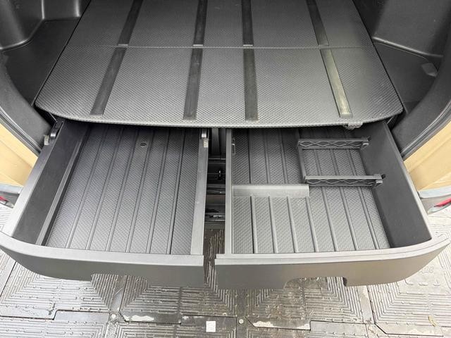 0520612A30260815W00219.jpg