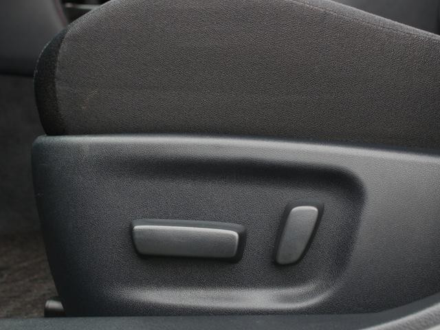 0520046A30260829W00609.jpg