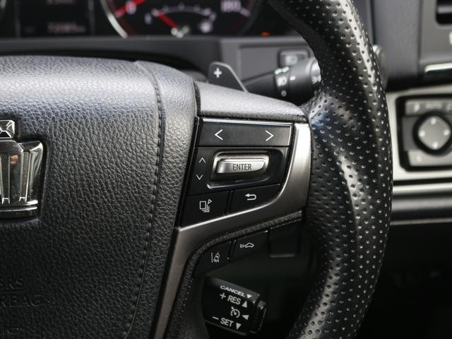0520046A30260829W00618.jpg