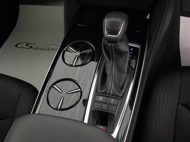 0560520A30261028W00212.jpg