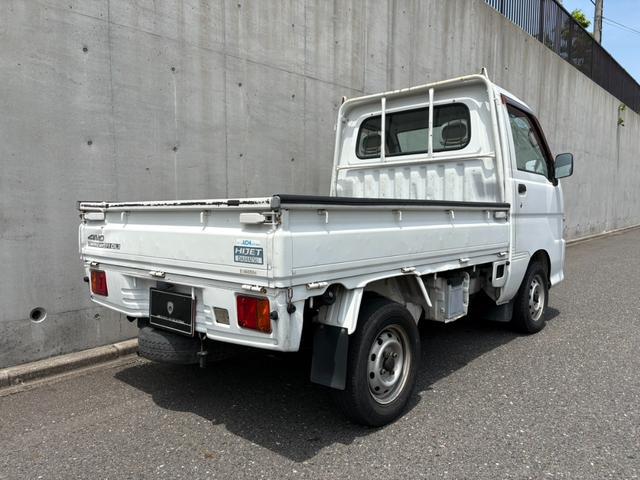 0207458A30260513W00101.jpg
