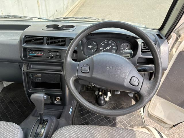 0207458A30260513W00110.jpg