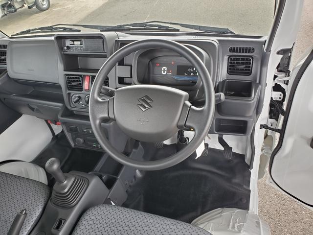 0903415A30260825W00118.jpg