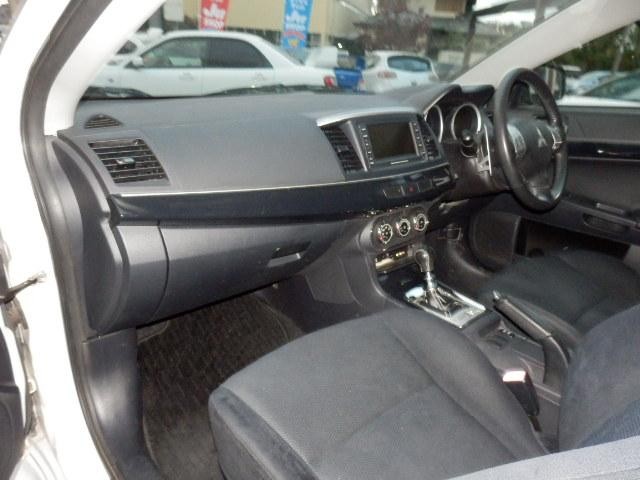 0500811A30261022W00215.jpg
