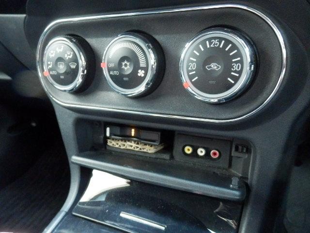 0500811A30261022W00219.jpg